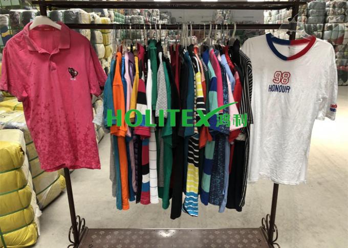 Las camisetas para hombre usadas estilo coreano ponen en cortocircuito algodón de las mangas/el material del poliéster para el verano